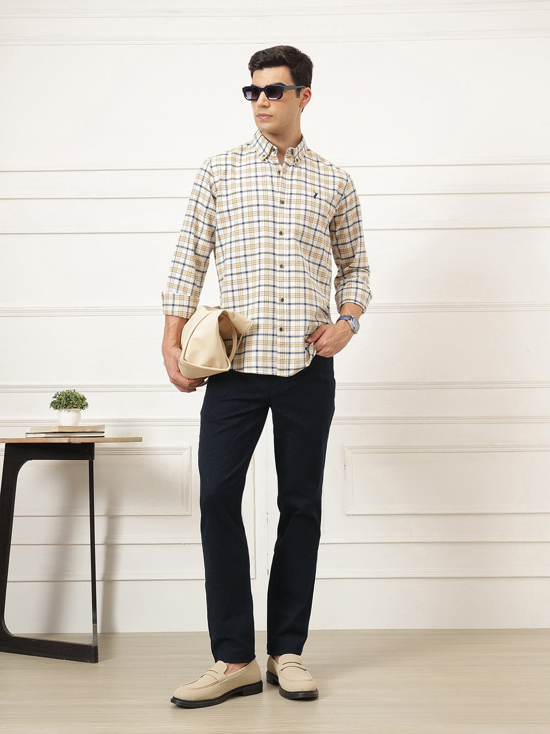 Black Smart Straight Fit Mid-Rise Solid Woven Trouser For Men
