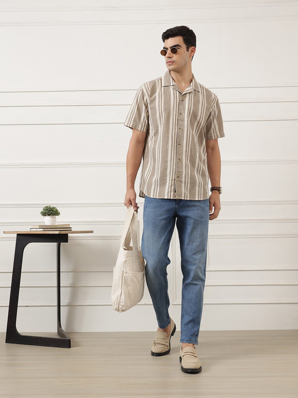 Mid Blue Smart Carrot Fit Mid-Rise Clean Look Stretchable Jeans For Men