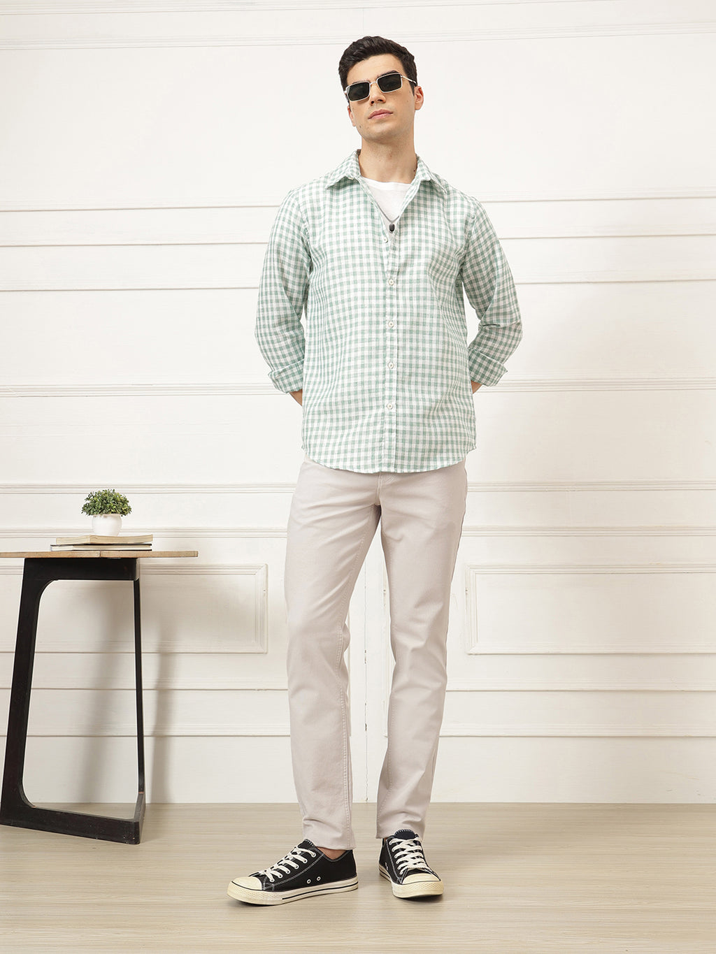 Grey Smart Straight Fit Mid-Rise Solid Woven Trouser For Men