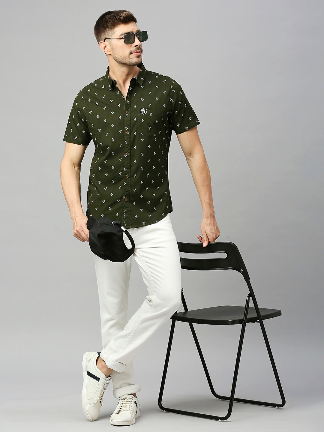 Thomas Scott Men Dark Green Classic Short Sleeves Slim Fit Spread Collar Conversational Printed Cotton Casual Shirt