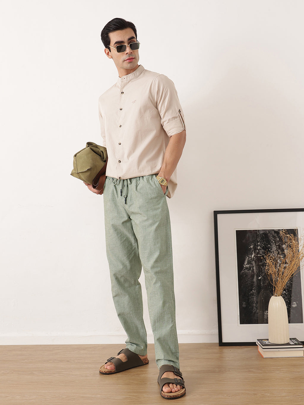 Thomas Scott Men Green Smart Relaxed Fit Mid-Rise Solid Cotton Linen Pleated Casual Trousers