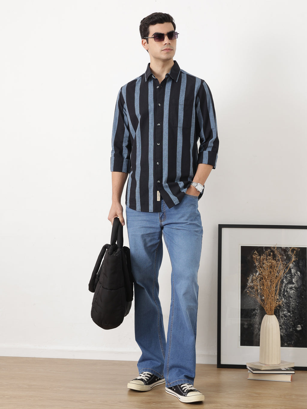 Black Regular Fit Long Sleeves Spread Collar Wide Striped Cotton Linen Casual Shirt For Men