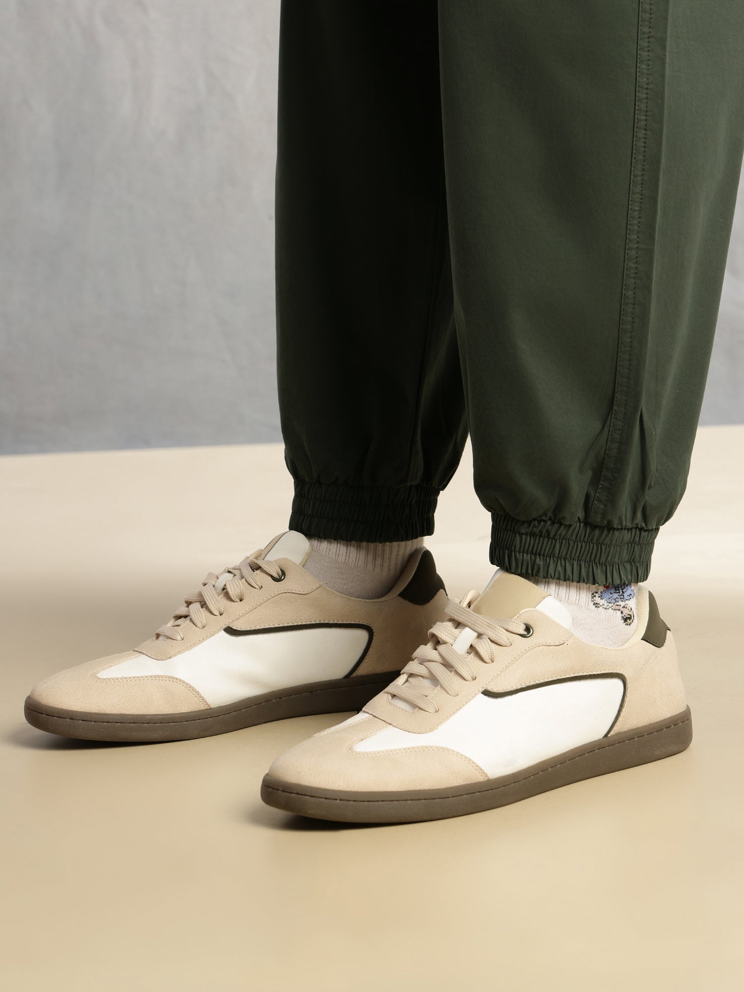 Thomas Scott Men Green Cricket Club Collection Cargo Fit Mid Rise Solid 100% Cotton Woven Joggers