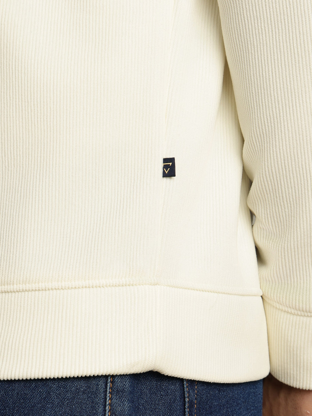 Thomas Scott Men White Regular Fit Long Sleeves Mock Neck Half-Zip Solid Polyester Knitted Sweatshirt