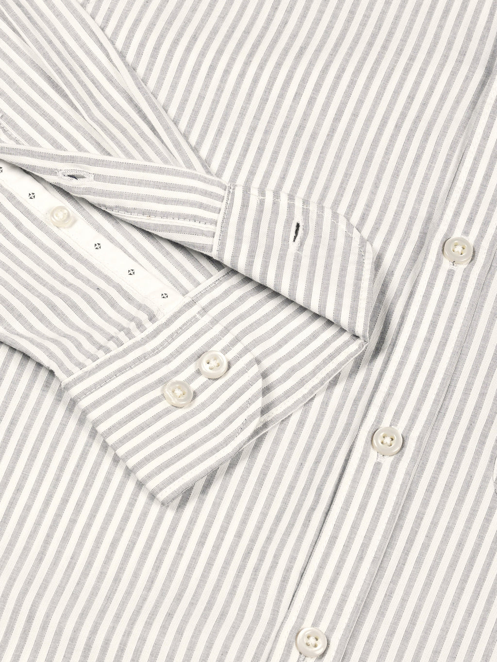 Thomas Scott Men White Slim Fit Long Sleeves Spread Collar Pinstripes Cotton Casual Shirt
