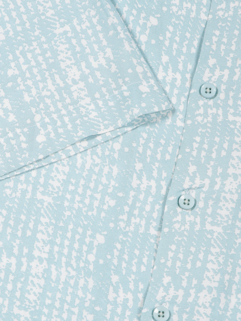 Thomas Scott Men Aqua Regular Fit Short Sleeves Cuban Collar Abstract Printed Casual Shirt