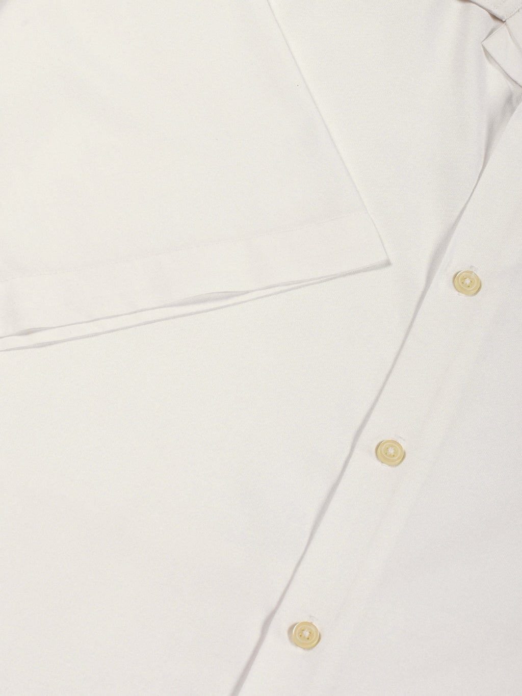 Thomas Scott Men White Short Sleeves Oversized Fit Solid Cuban Collar Viscose Casual Shirt