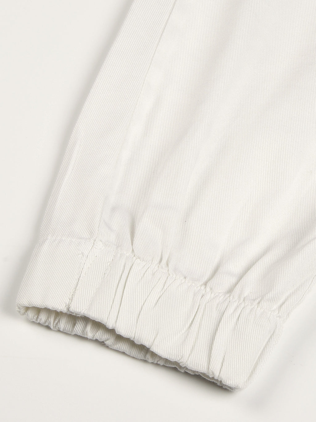 Thomas Scott Men White Regular Fit Mid-Rise 3 Pockets Solid Cotton Woven Joggers