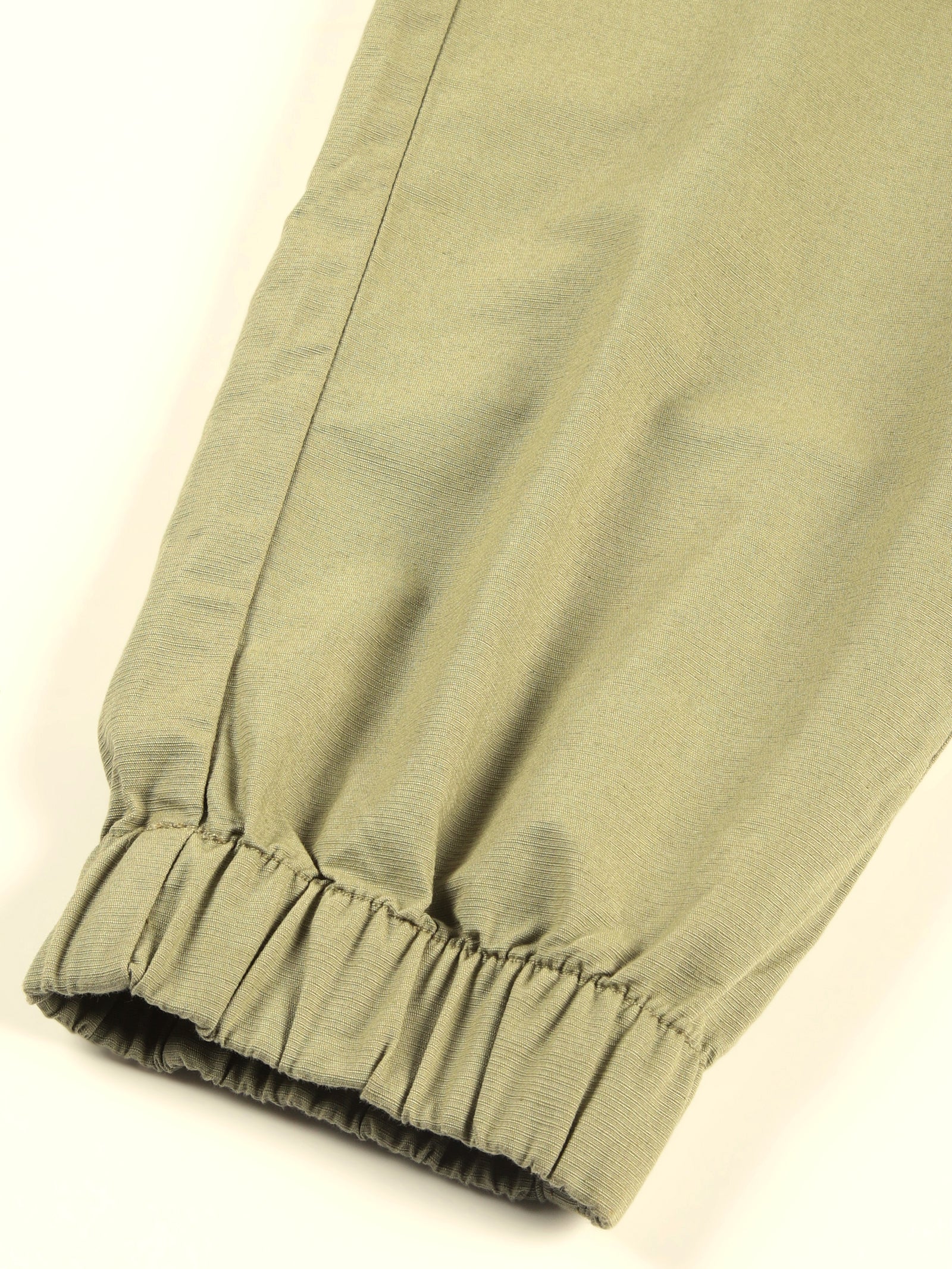 Thomas Scott Men Olive Slim Fit Mid-Rise Solid 6 Pockets Woven Cargo Joggers