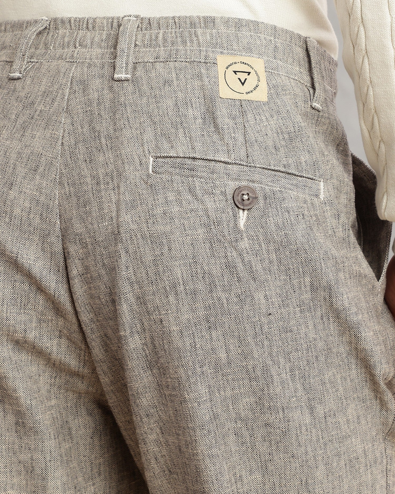 Thomas Scott Men Grey Regular Fit Mid-Rise Solid Linen Pleated Woven Chinos Trouser