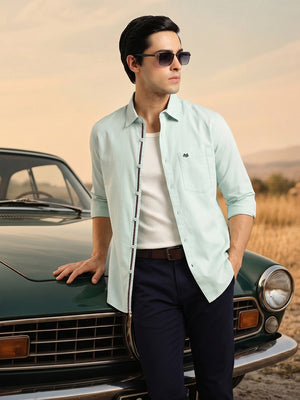 Green Slim Fit Long Sleeves Solid Spread Collar 100% Cotton Twill Casual Shirt For Men