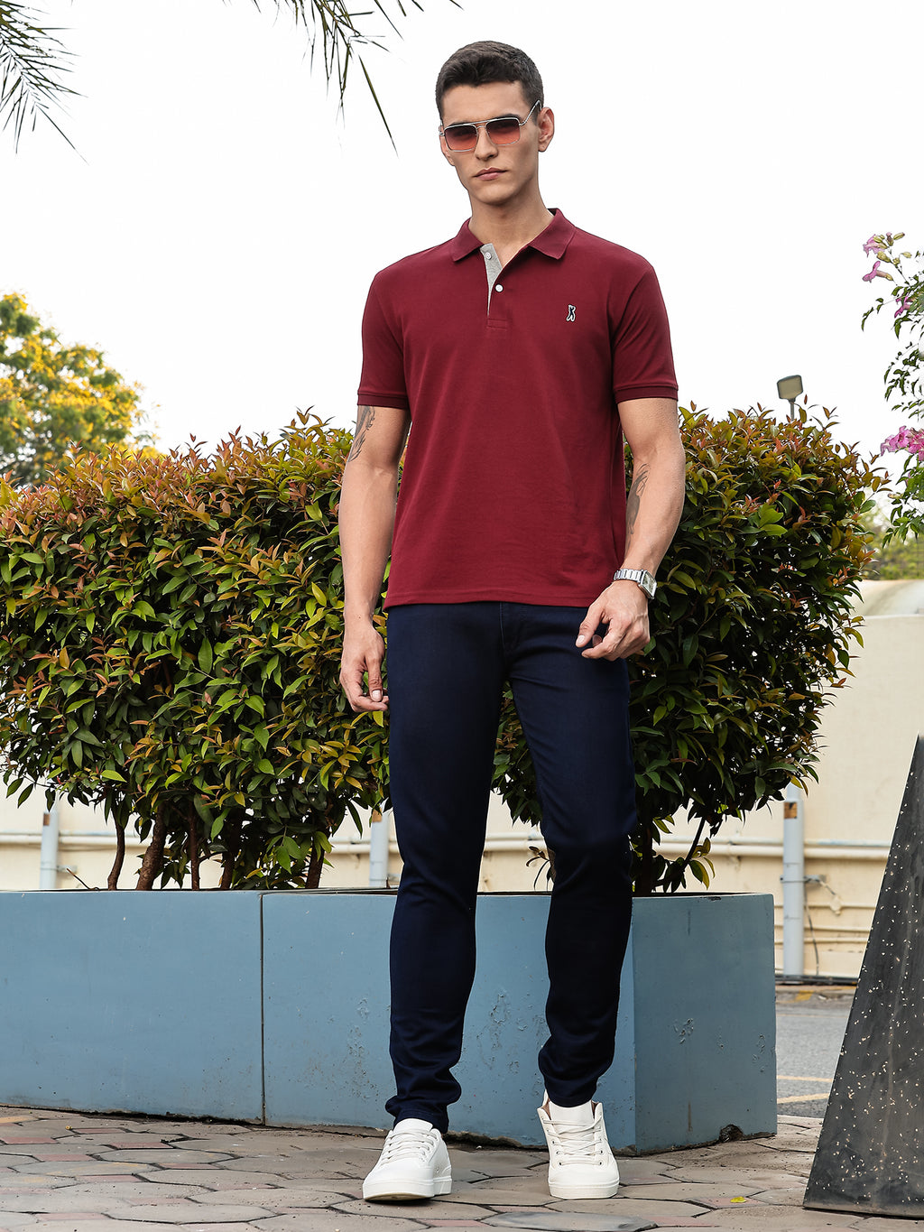 Thomas Scott Men Burgundy Regular Fit Short Sleeves Solid Polo Collar Knitted Tshirt