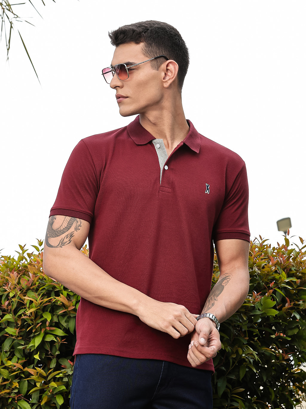 Thomas Scott Men Burgundy Regular Fit Short Sleeves Solid Polo Collar Knitted Tshirt