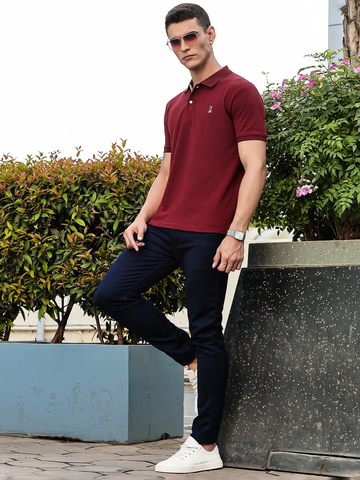 Thomas Scott Men Burgundy Regular Fit Short Sleeves Solid Polo Collar Knitted Tshirt