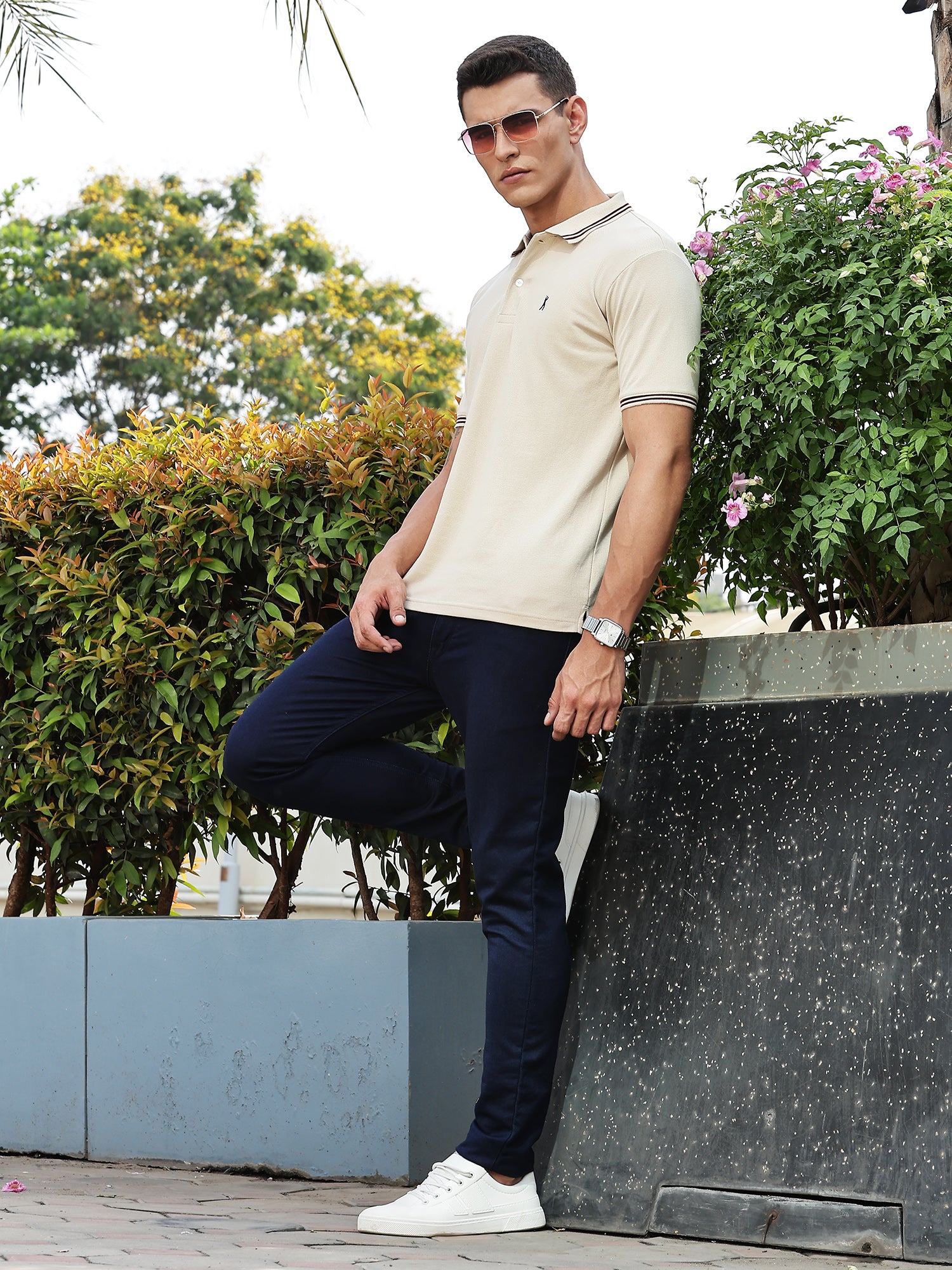 Thomas Scott Men Cream Regular Fit Short Sleeves Solid Polo Collar Knitted Tshirt