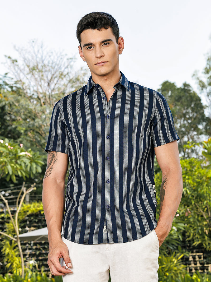 Thomas Scott Men Blue Slim Fit Short Sleeves Waffel Print Woven Casual Shirt