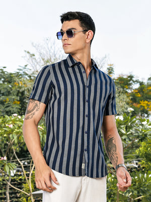 Thomas Scott Men Blue Slim Fit Short Sleeves Waffel Print Woven Casual Shirt