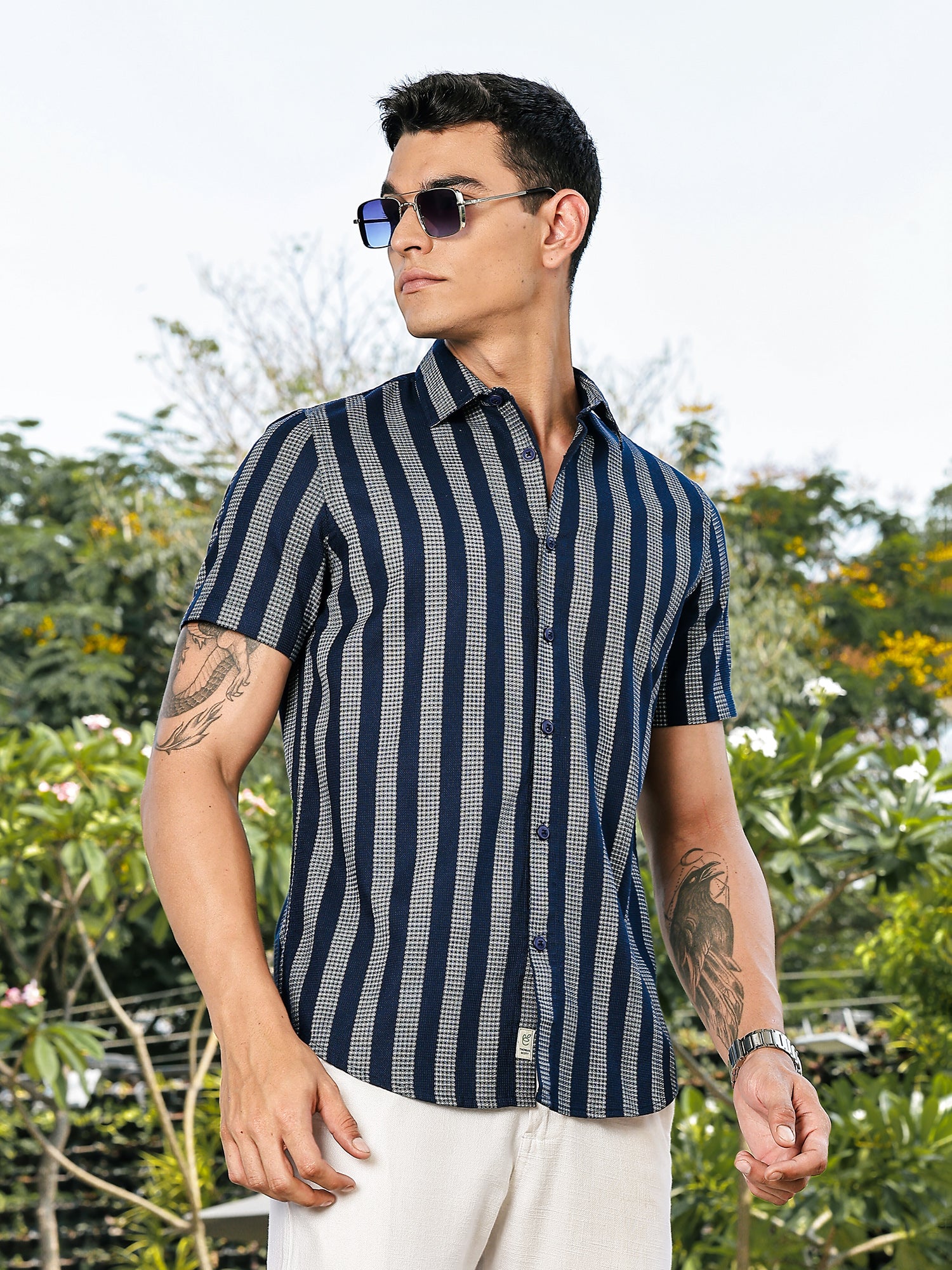 Thomas Scott Men Blue Slim Fit Short Sleeves Waffel Print Woven Casual Shirt