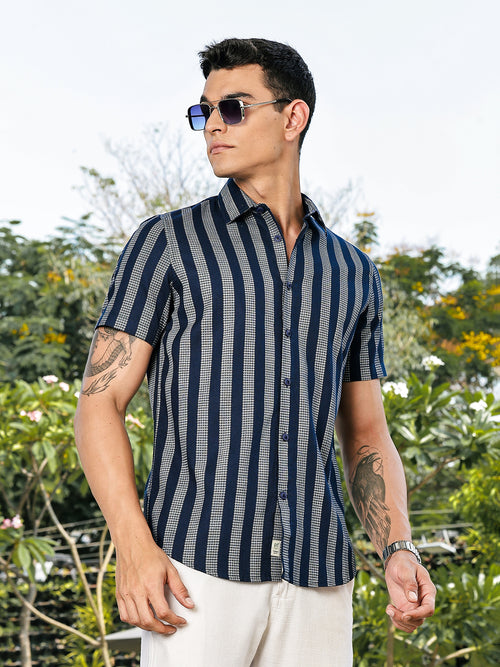 Thomas Scott Men Blue Slim Fit Short Sleeves Waffel Print Woven Casual Shirt