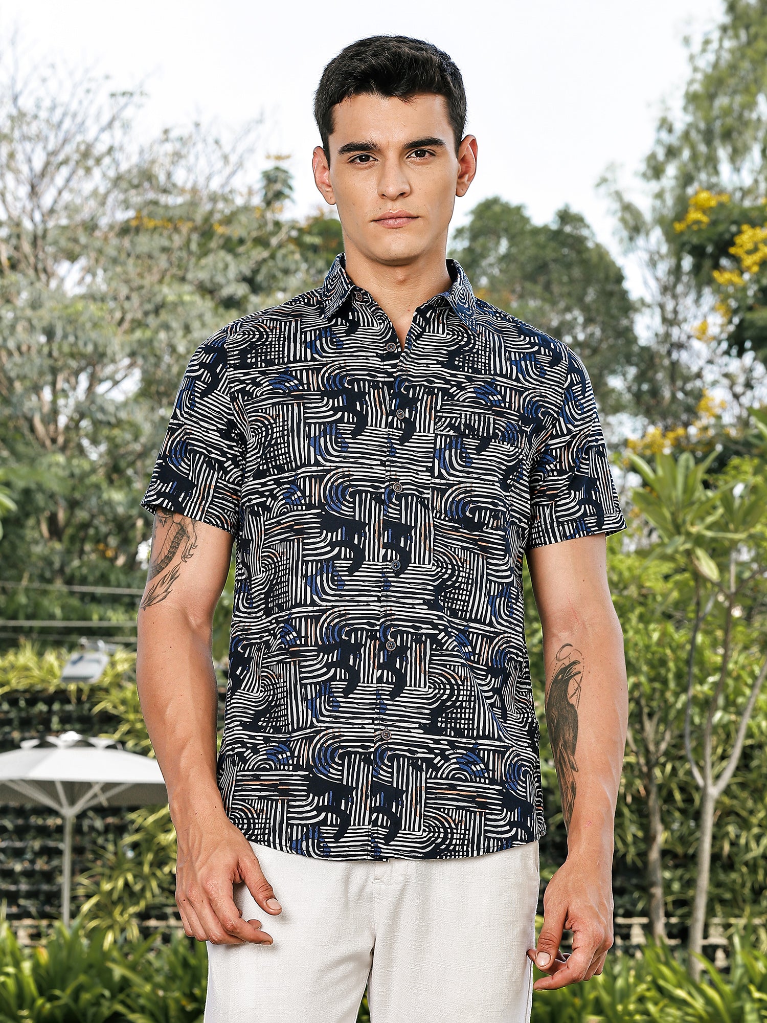 Thomas Scott Men Navy Slim Fit Short Sleeves Spread Collar Graphic Print Woven Casual Shirt