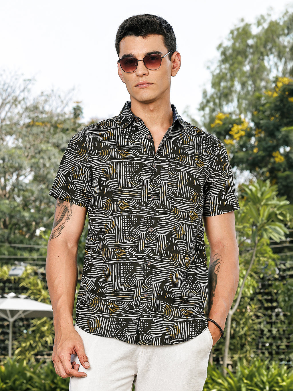 Thomas Scott Men Green Slim Fit Short Sleeves Spread Collar Graphic Print Woven Casual Shirt