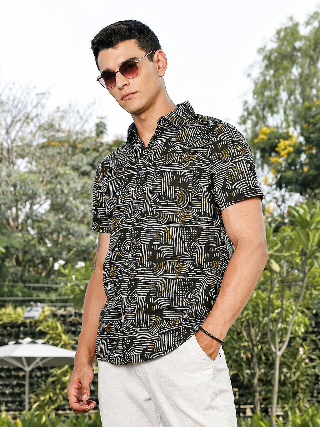 Thomas Scott Men Green Slim Fit Short Sleeves Spread Collar Graphic Print Woven Casual Shirt