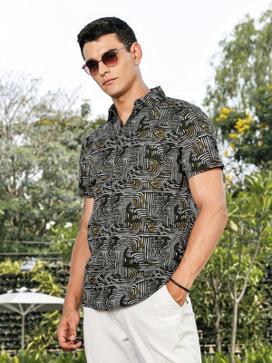 Thomas Scott Men Green Slim Fit Short Sleeves Spread Collar Graphic Print Woven Casual Shirt