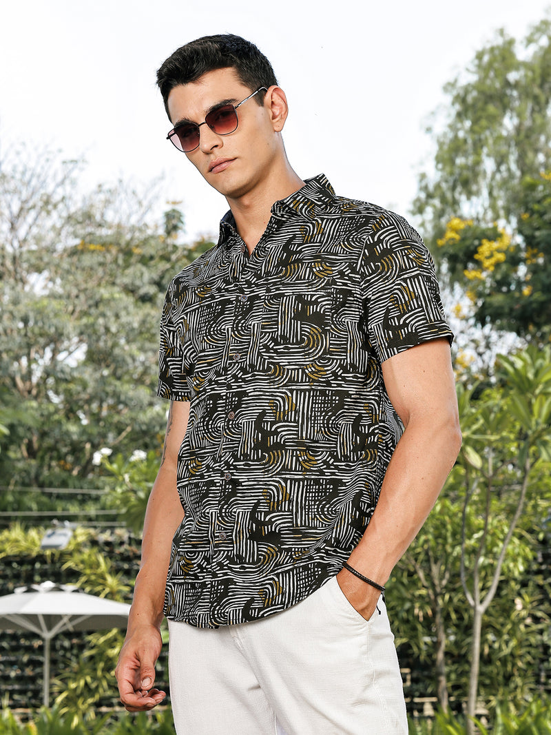 Thomas Scott Men Green Slim Fit Short Sleeves Spread Collar Graphic Print Woven Casual Shirt