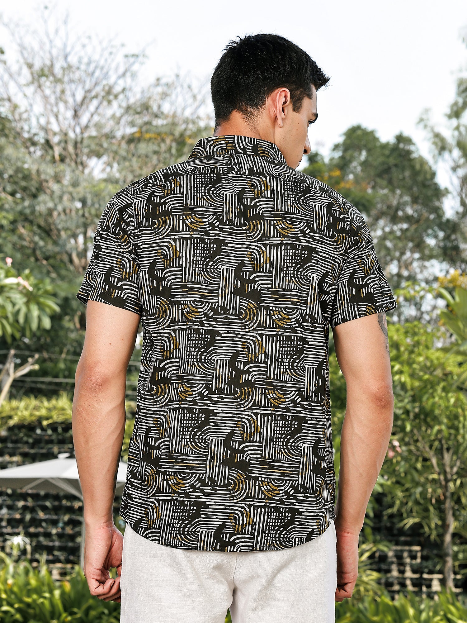 Thomas Scott Men Green Slim Fit Short Sleeves Spread Collar Graphic Print Woven Casual Shirt