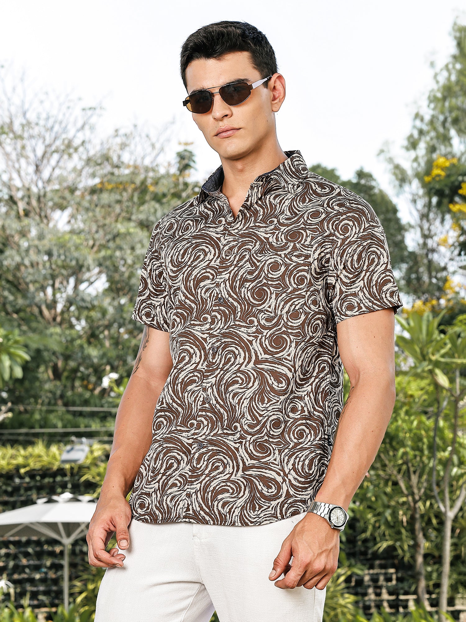 Thomas Scott Men Green Slim Fit Short Sleeves Abstract Print Woven Casual Shirt