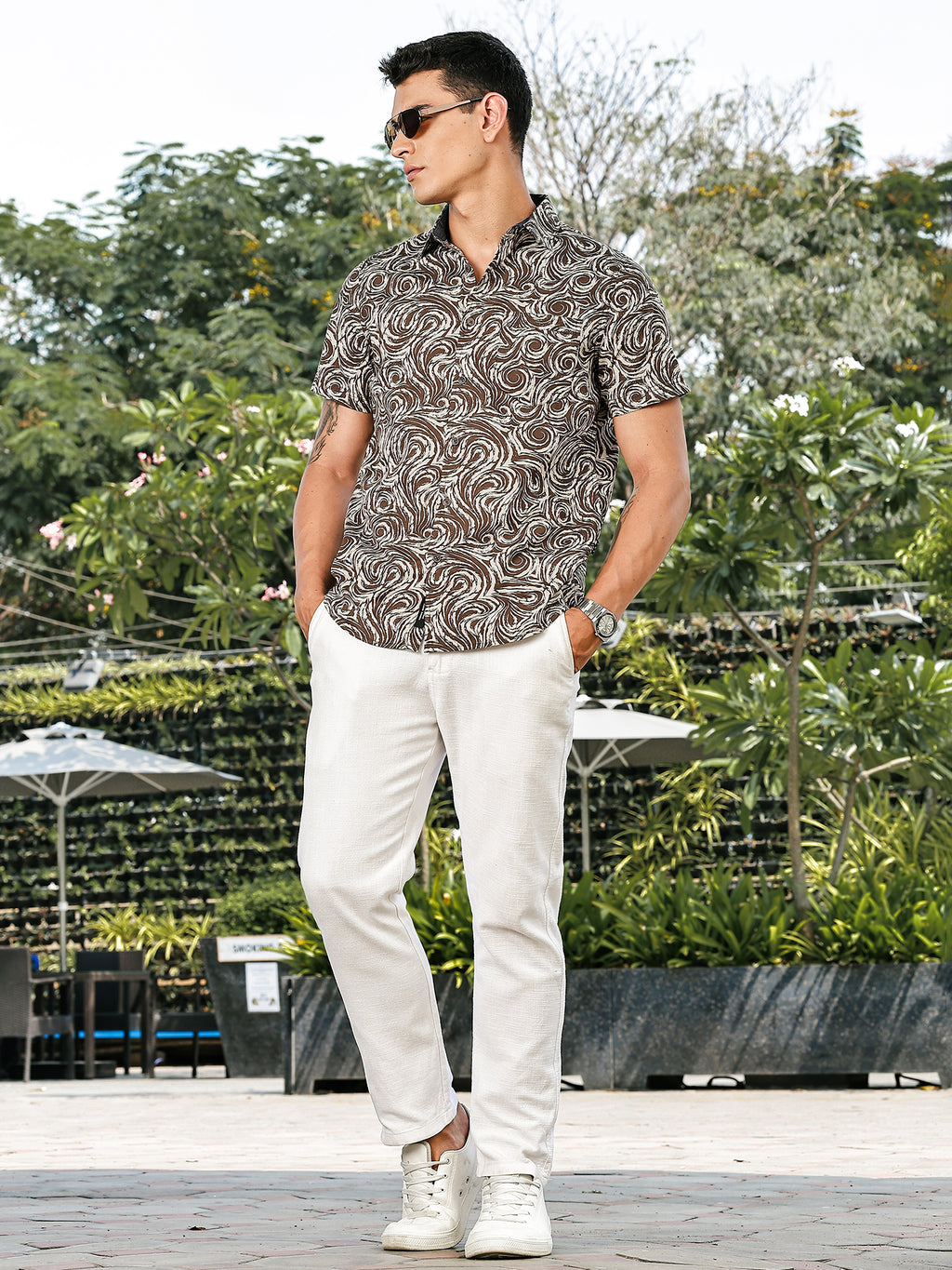 Thomas Scott Men Green Slim Fit Short Sleeves Abstract Print Woven Casual Shirt