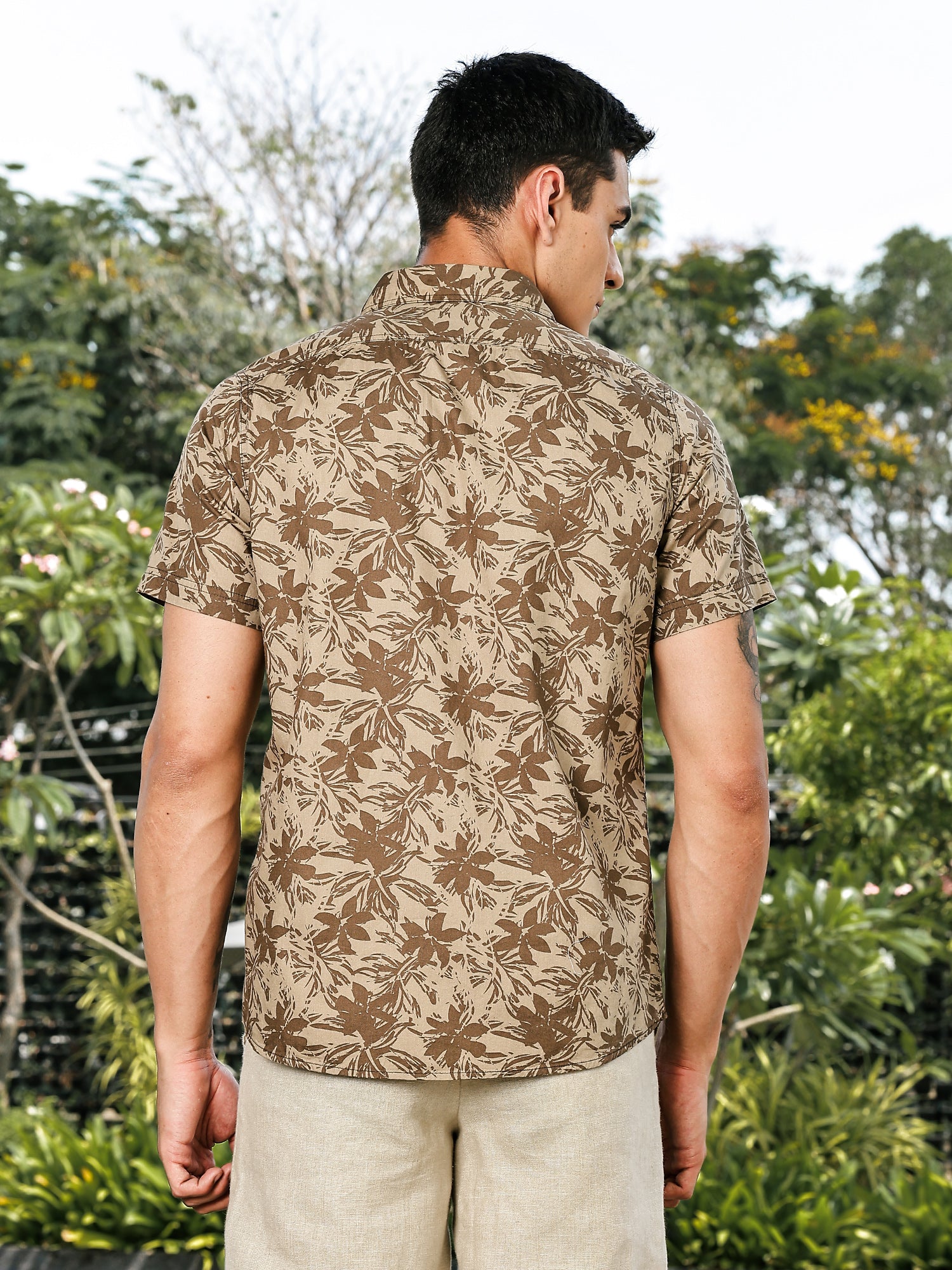 Thomas Scott Men Olive Slim Fit Short Sleeves Spread Collar Floral Print Woven Casual Shirt