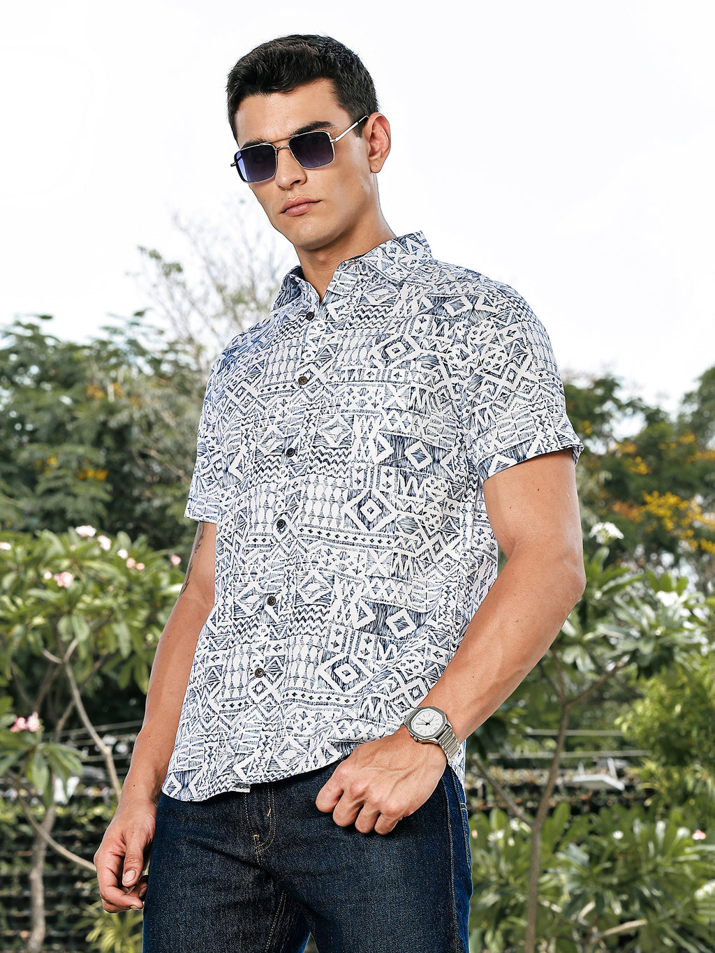 Thomas Scott Men Blue Slim Fit Short Sleeves Geometric Print Woven Casual Shirt
