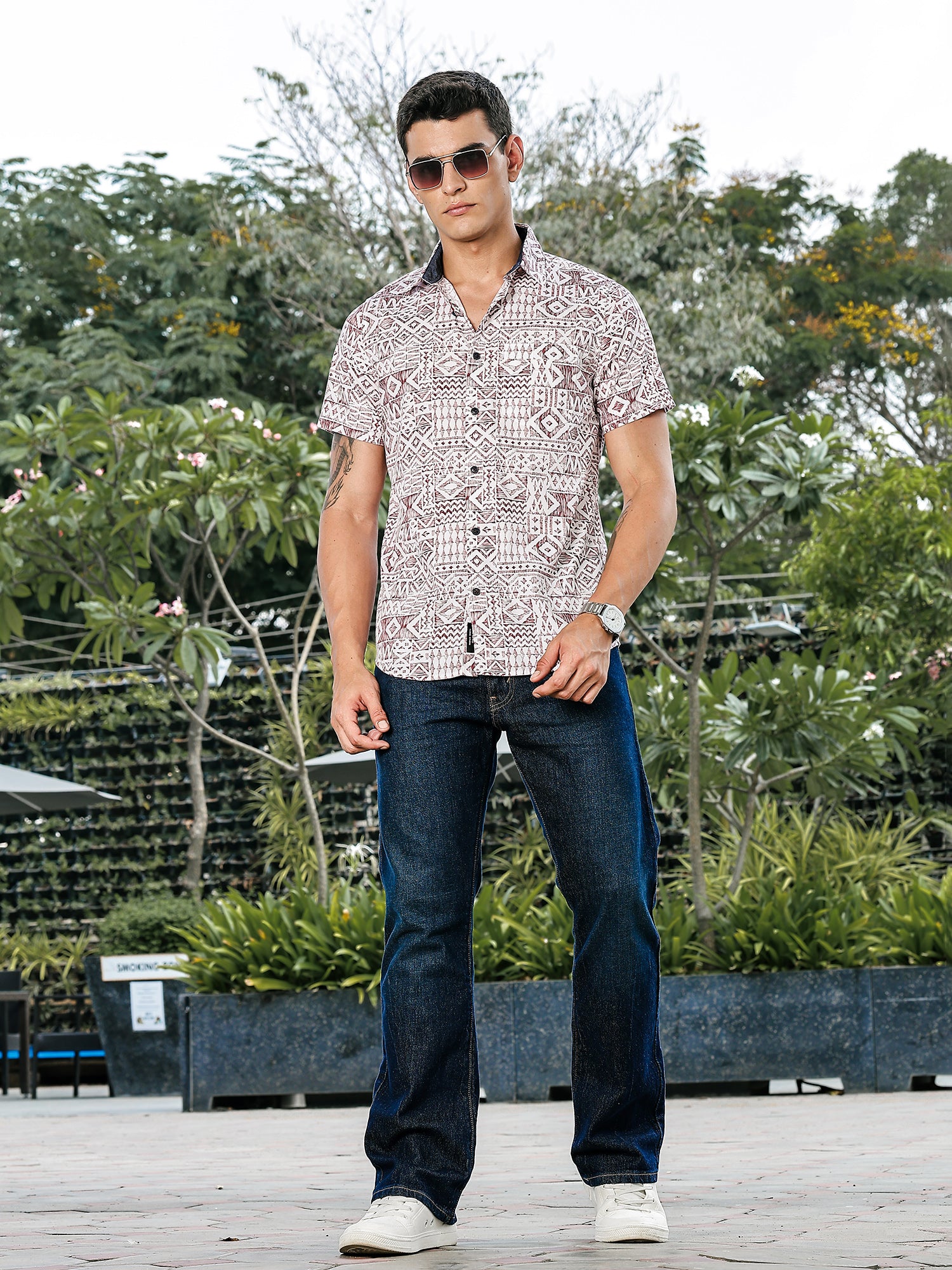 Thomas Scott Men Red Slim Fit Short Sleeves Geometric Print Woven Casual Shirt