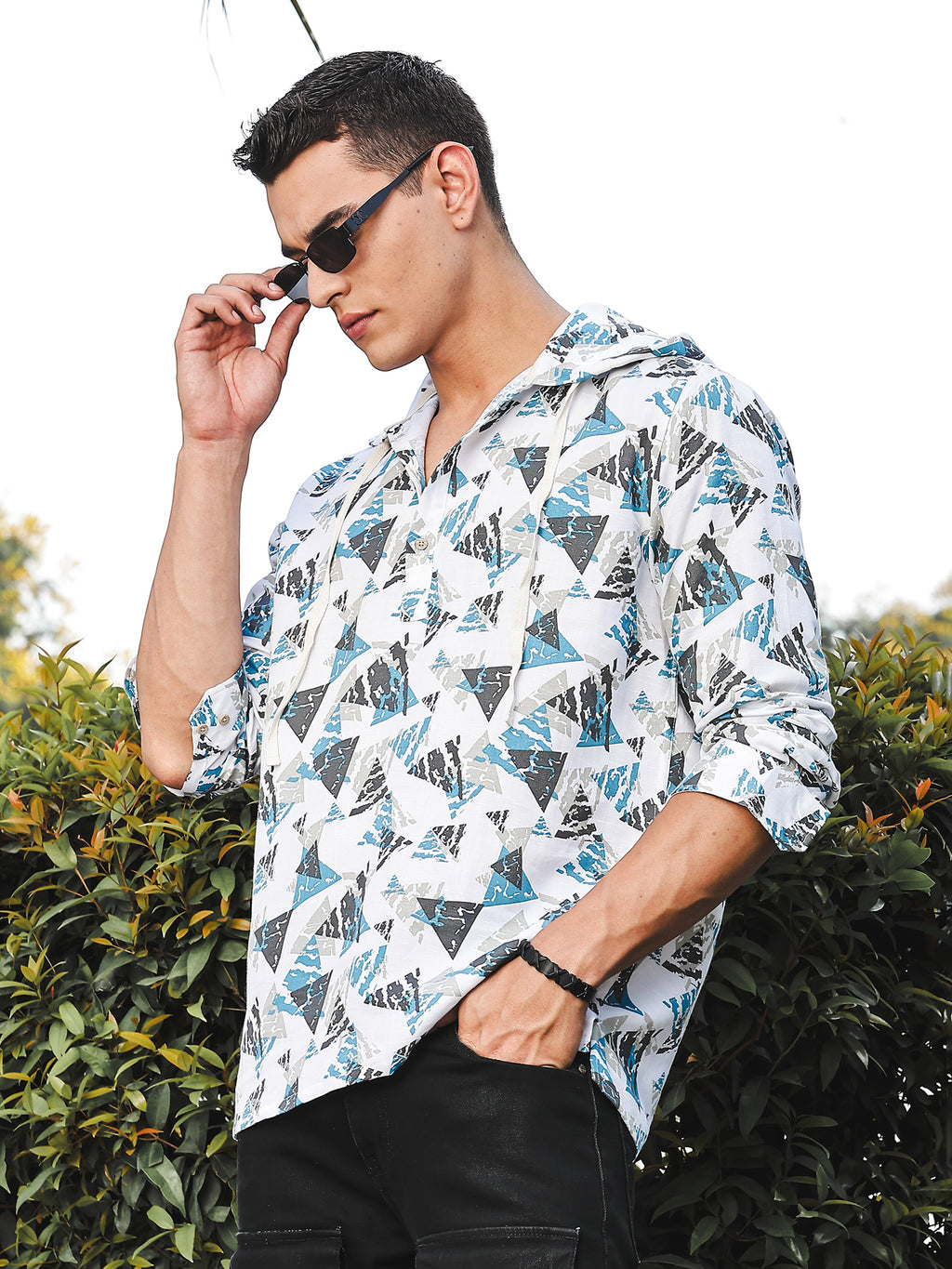 Thomas Scott Men White Slim Fit Long Sleeves Abstract Printed Linen Hodded Shirt