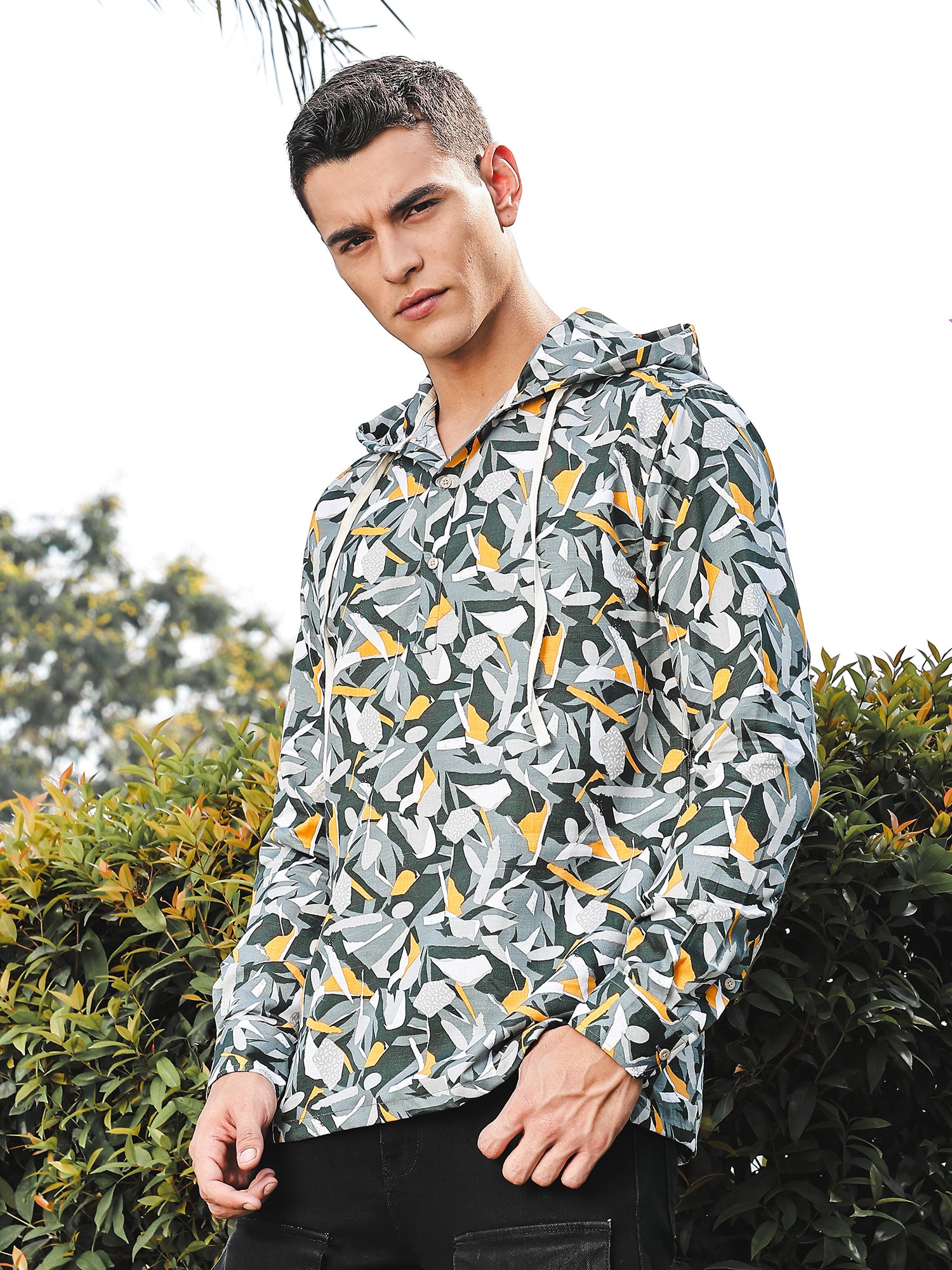 Thomas Scott Men Grey Slim Fit Long Sleeves Abstract Printed Linen Hodded Shirt