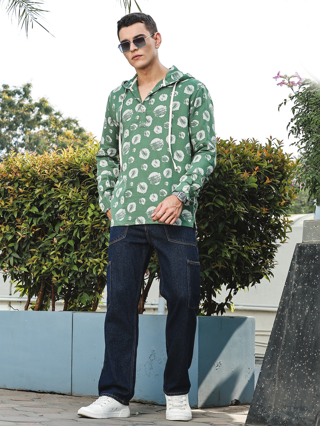 Thomas Scott Men Green Slim Fit Long Sleeves Abstract Printed Linen Hodded Shirt