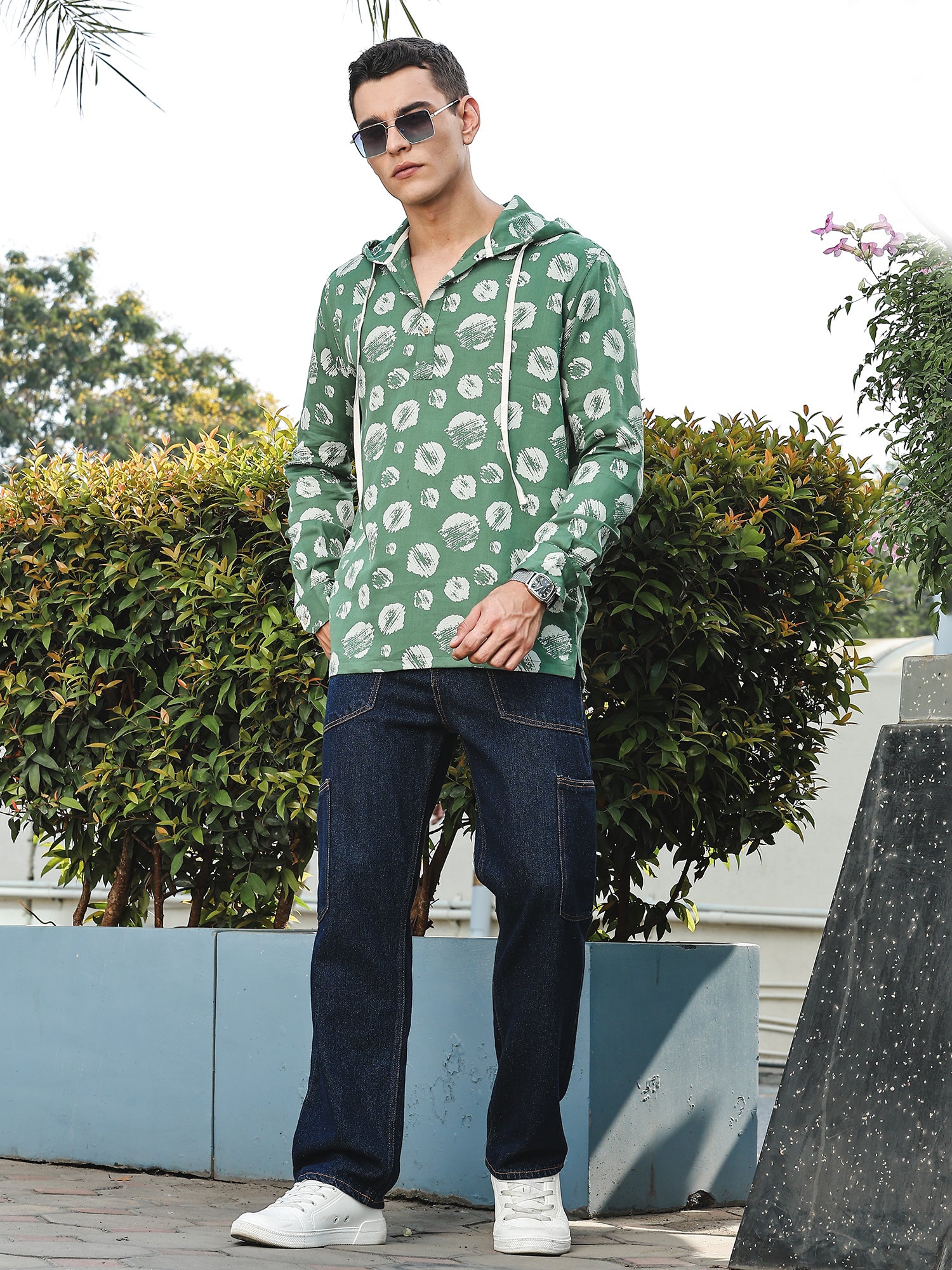 Thomas Scott Men Green Slim Fit Long Sleeves Abstract Printed Linen Hodded Shirt