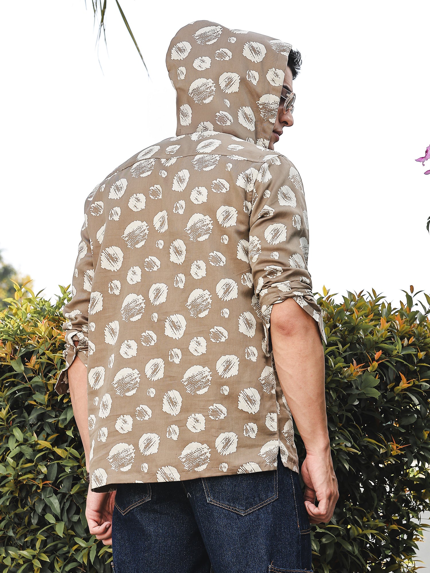 Thomas Scott Men Brown Slim Fit Long Sleeves Abstract Printed Linen Hodded Shirt