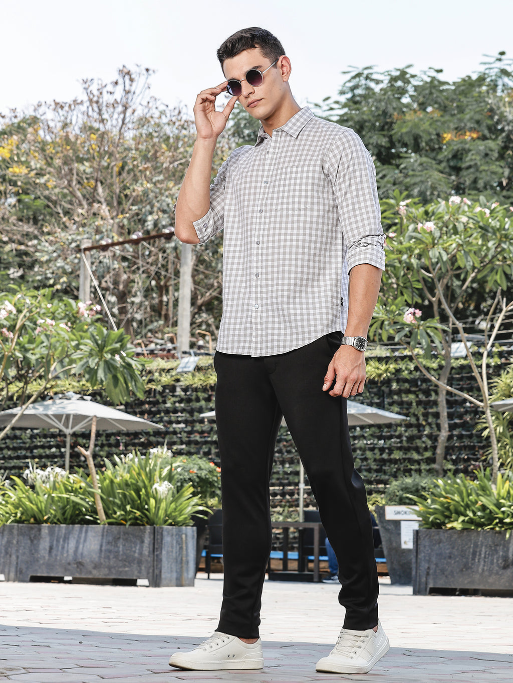 Thomas Scott Men Grey Slim Fit Long Sleeve Gingham Checks Cotton Casual Shirt