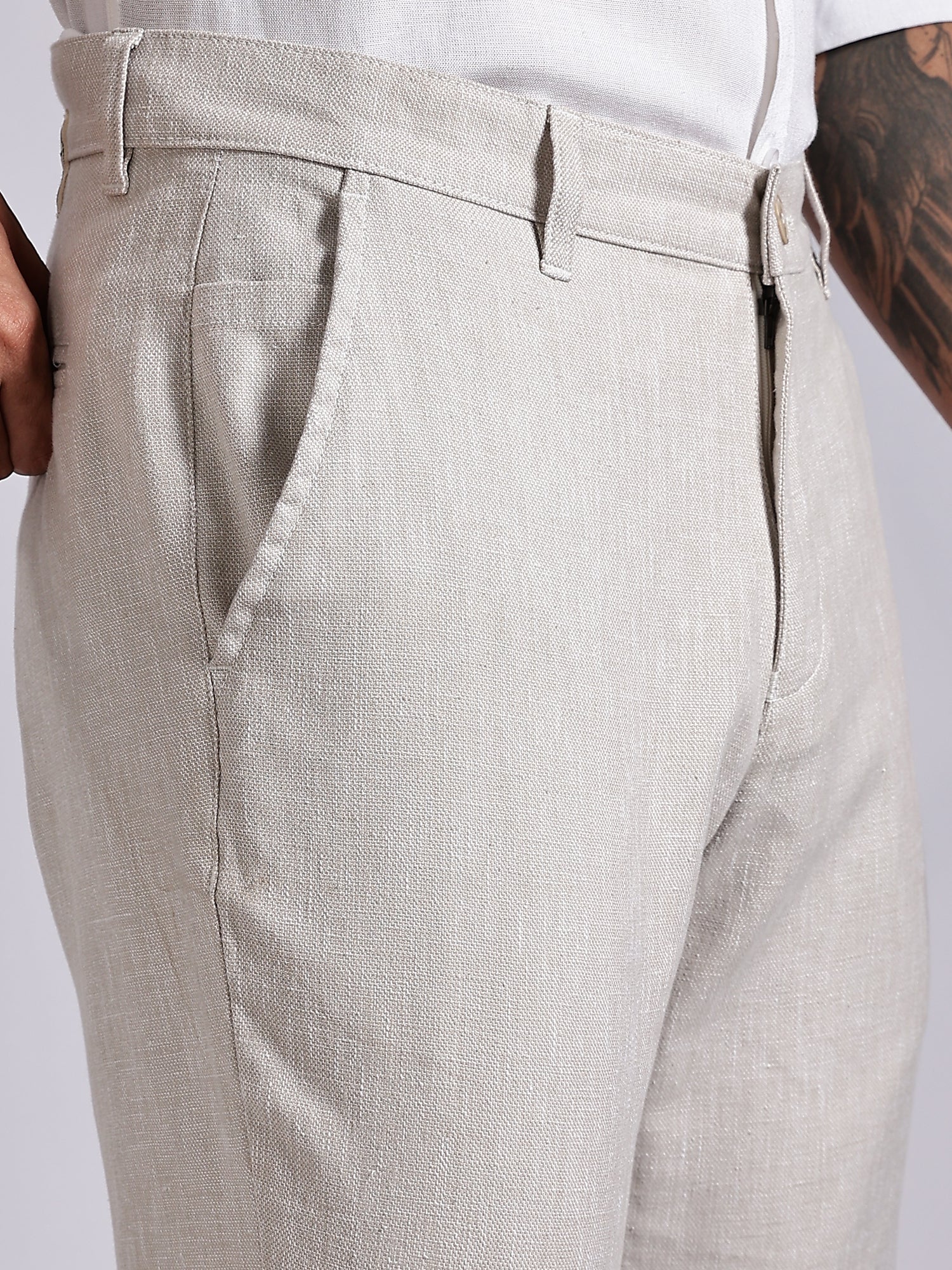 Thomas Scott Men Cream Mid-Rise Regular Fit Linen Chinos Trouser