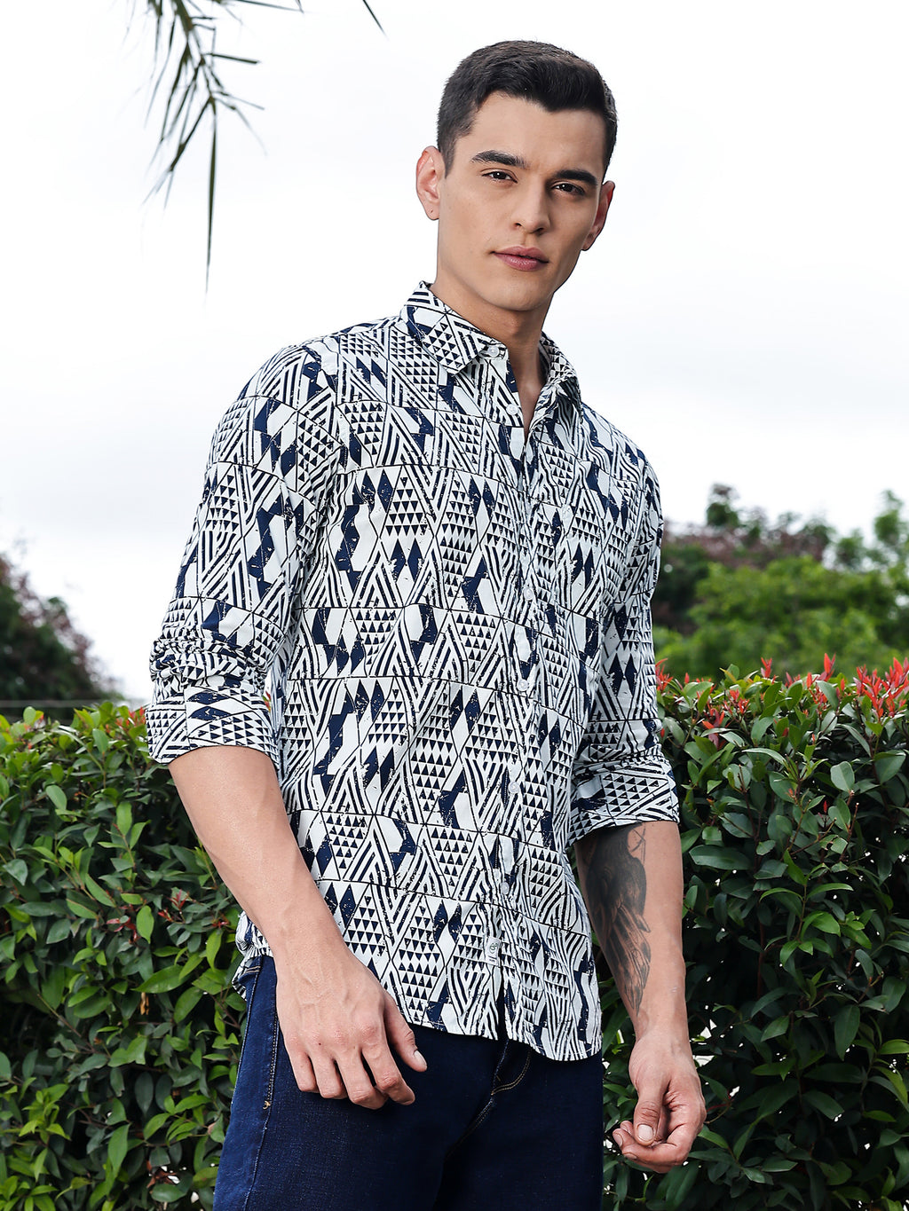 Thomas Scott Men Navy Blue Regular Fit Long Sleeves Geometric Print Pure Cotton Casual Shirt