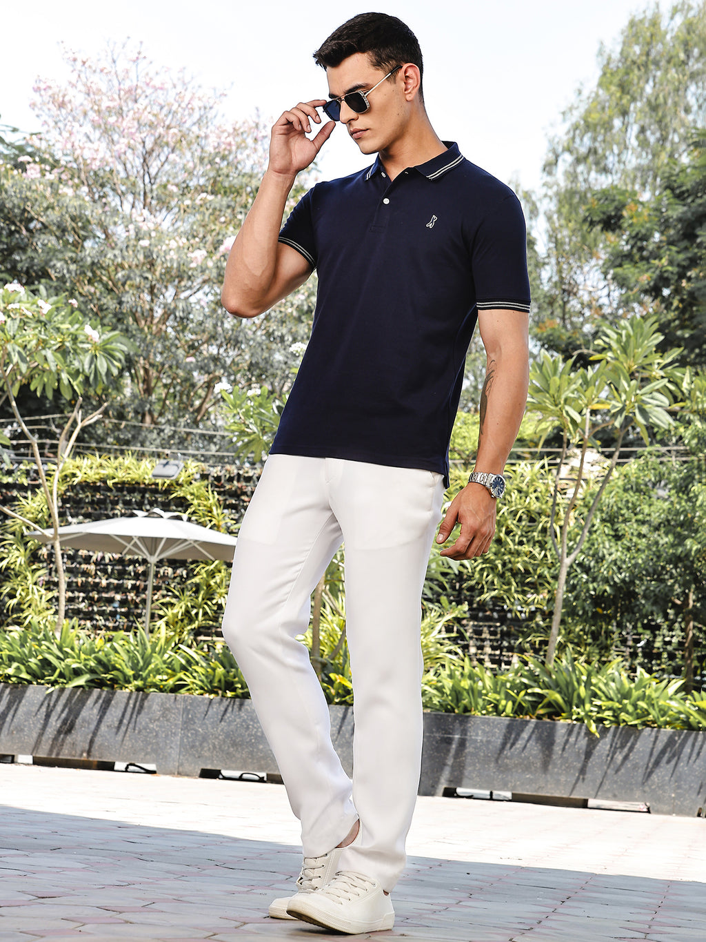 Thomas Scott Men Navy Regular Fit Short Sleeves Solid Polo Collar Knitted Tshirt