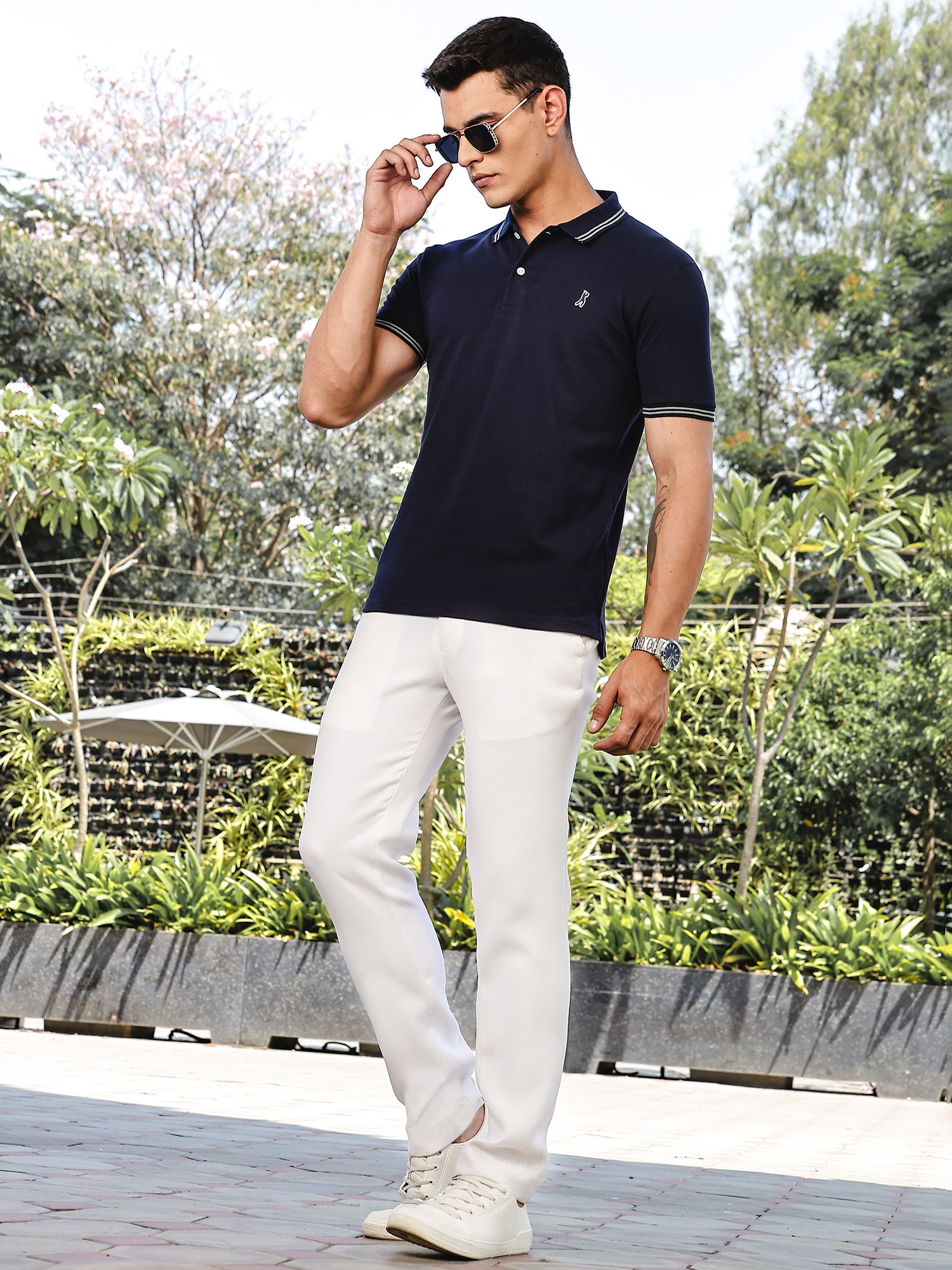 Thomas Scott Men Navy Regular Fit Short Sleeves Solid Polo Collar Knitted Tshirt