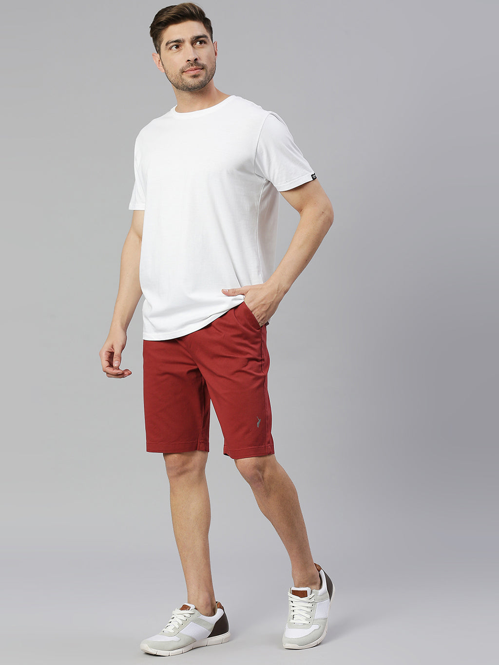 Thomas Scott Men Wine Slim Fit Mid-Rise Solid Woven Shorts