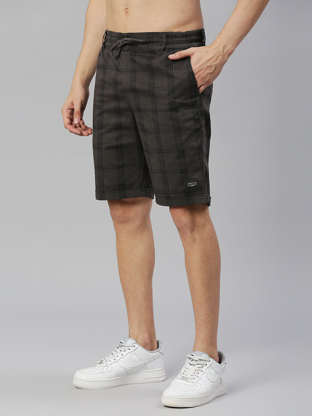 Thomas Scott Men Grey Slim Fit Mid-Rise Checked Woven Shorts