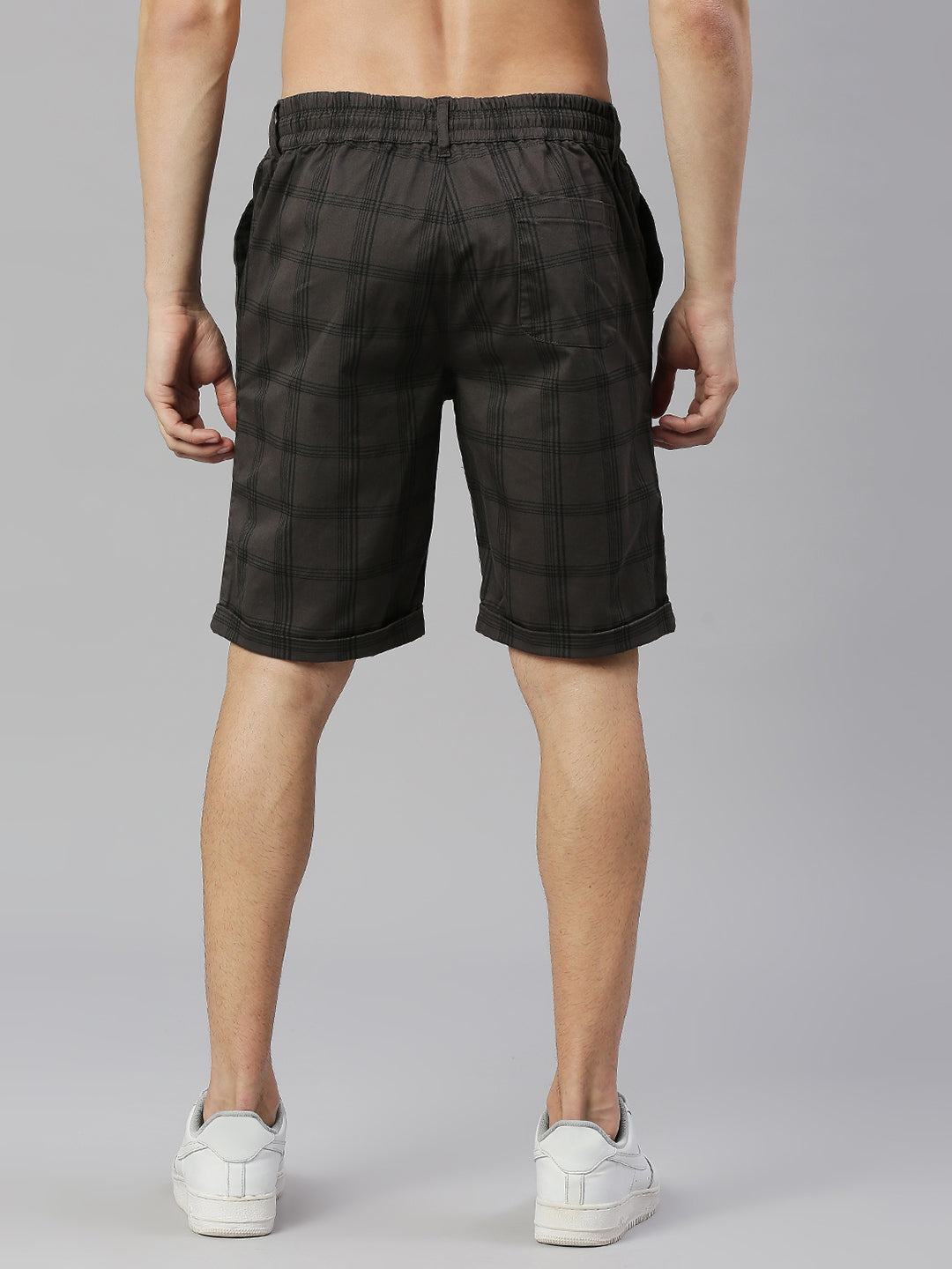 Thomas Scott Men Grey Slim Fit Mid-Rise Checked Woven Shorts
