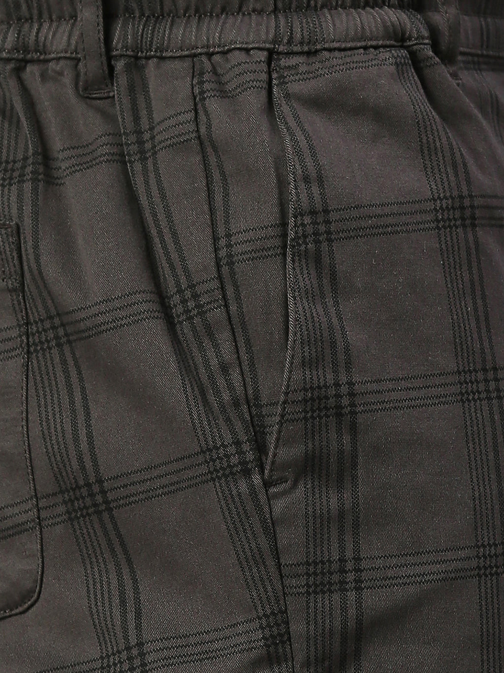 Thomas Scott Men Grey Slim Fit Mid-Rise Checked Woven Shorts