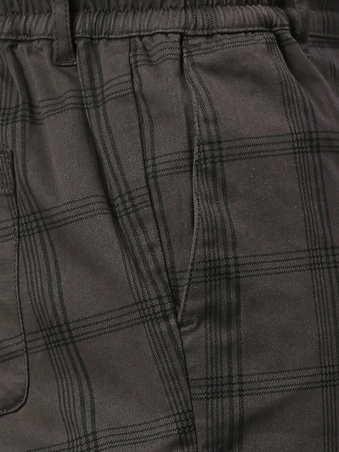 Thomas Scott Men Grey Slim Fit Mid-Rise Checked Woven Shorts