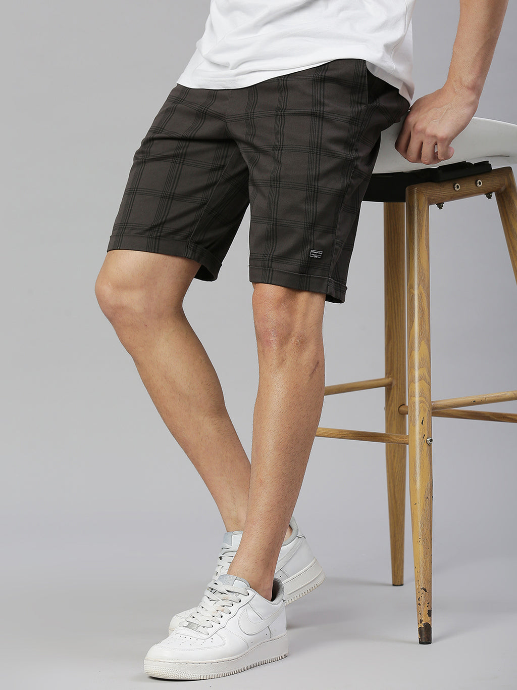 Thomas Scott Men Grey Slim Fit Mid-Rise Checked Woven Shorts